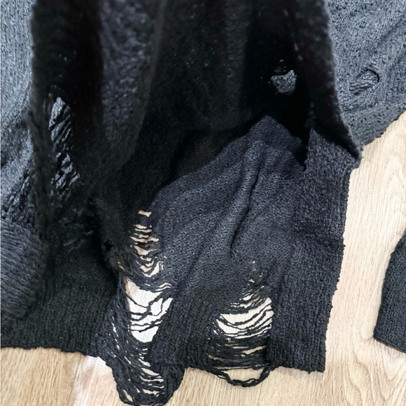 Fate Distressed V-Neck Sweater - Picture 6 of 8